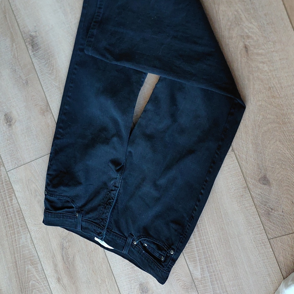 Levi Women's Size 14Short Black Jeans